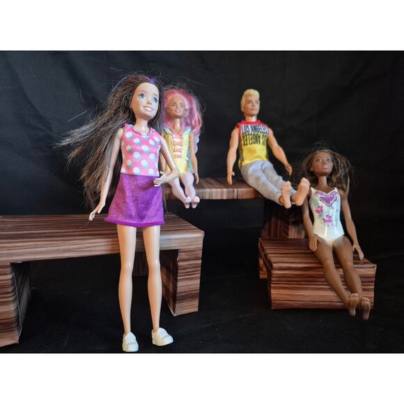 3 Barbie Dolls And 1 Ken.. Fully Dressed And Ready To Go . Good Condition - Picture 8 of 8